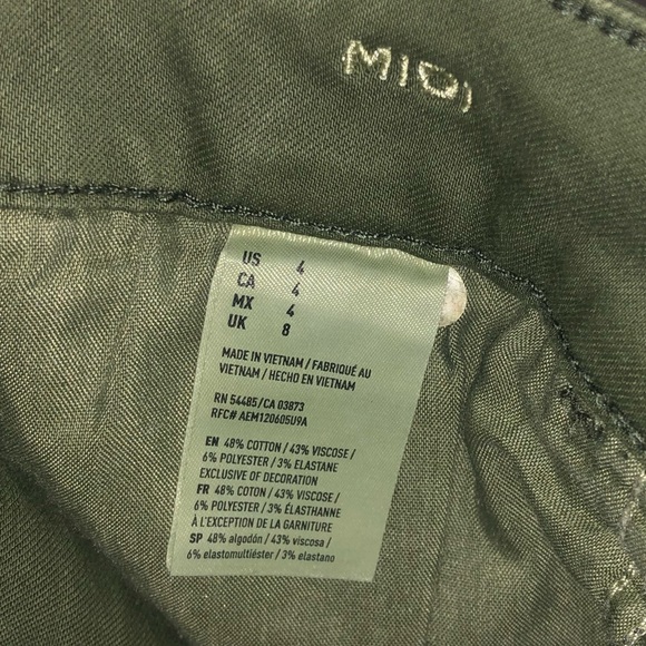 AE short - Picture 3 of 5